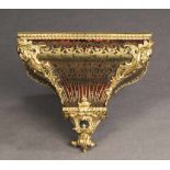 Boulle-Wandkonsole. Reicher Bronze-doré-Beschlag. Frankreich, 19. Jh. 37 x 45 x 19 cm- - -27.00 %