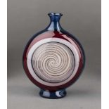 Kleine Flasche mit Diskuskorpus und Spiraleinschmelzungen. Murano. H 14 cm- - -27.00 % buyer's