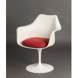 Tulip Chair. Kunststoff und Aluguss. Entwurf Saarinen für Knoll. 1970-er Jahre. H 80 (42) cm- - -