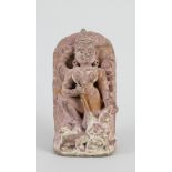 Vierarmiger Shiva über Menschenopfer. Stein. Indien. H 14 cm- - -27.00 % buyer's premium on the