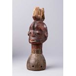 Tanzaufsatz der Ekoi. Nigeria, Anf. 20. Jh. H 34 cm- - -27.00 % buyer's premium on the hammer