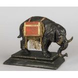Elefant aus einer Krippe. Holz bemalt. 19. Jh. L 27 cm- - -27.00 % buyer's premium on the hammer