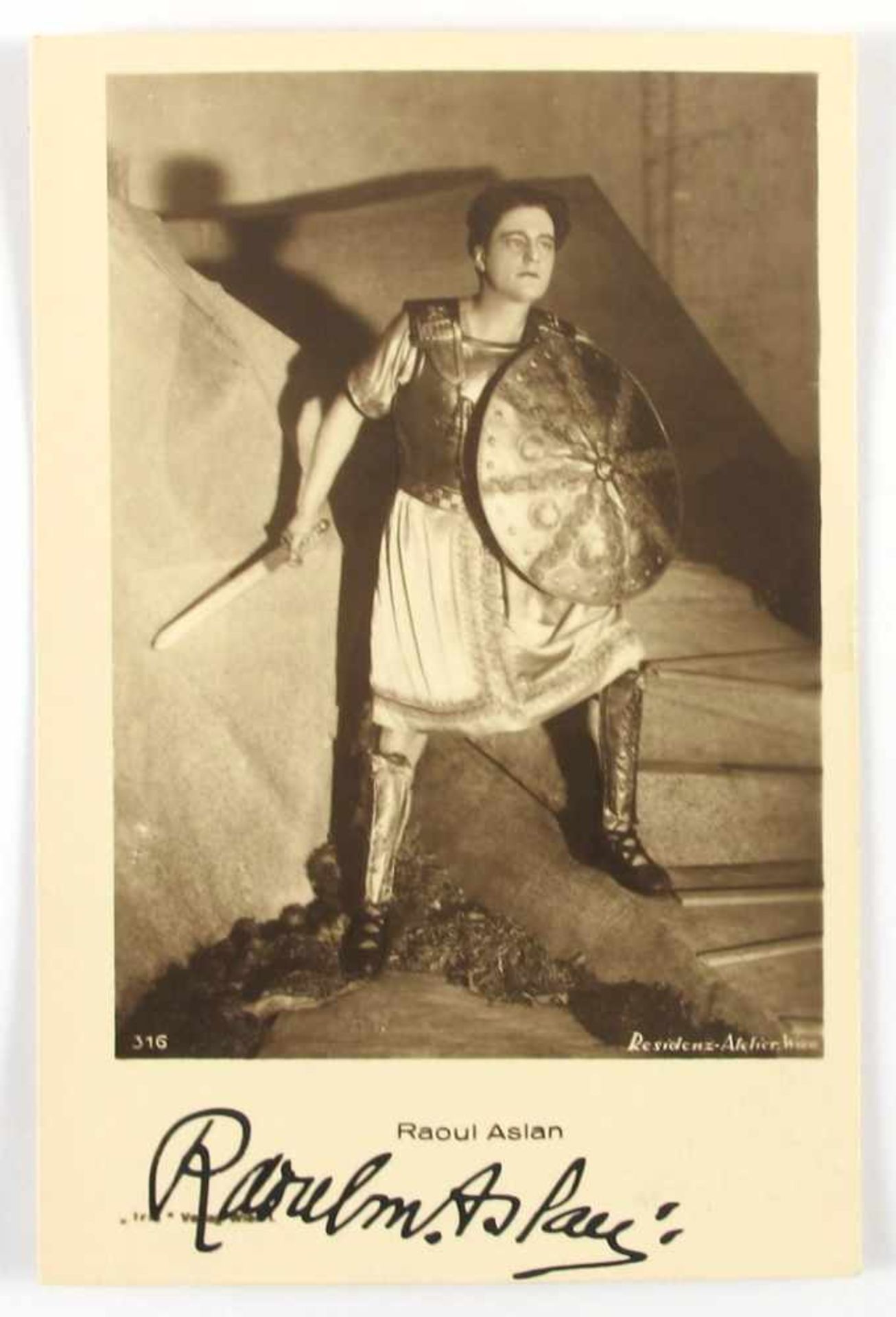 Autogramm-Postkarte Raoul Aslan (Schauspieler und 1945-48 Direktor am Burgtheater, 1886-1958)- - -