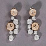 Paar Brillant-Pendeloques. Brillanten ca. 1,32 ct. Feines Weiß (top wesselton), vs. Fassung 18 ct.