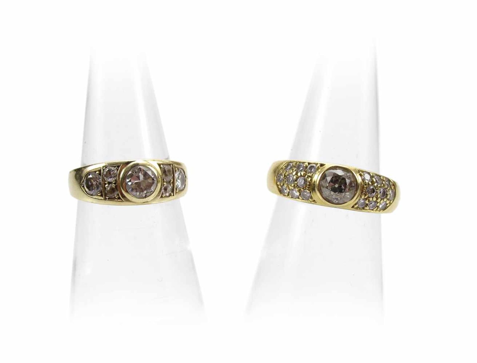 2 DIAMANT-RINGE, 585 GELBGOLDCA. 0,7 BZW. 0,55 CT.