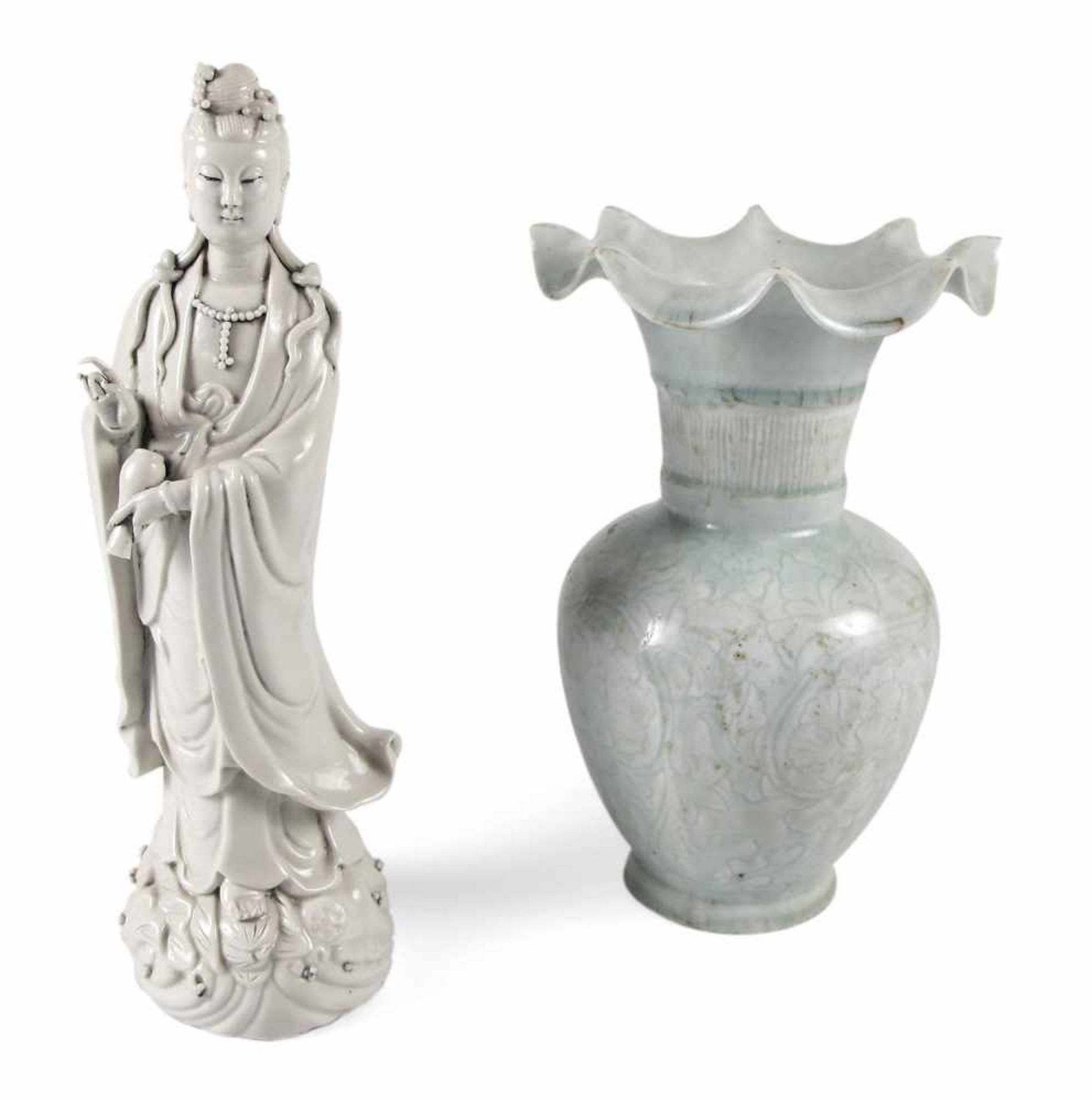 VASE UND GUANYIN, PORZELLAN,CHINAH. 24,8/31 CM