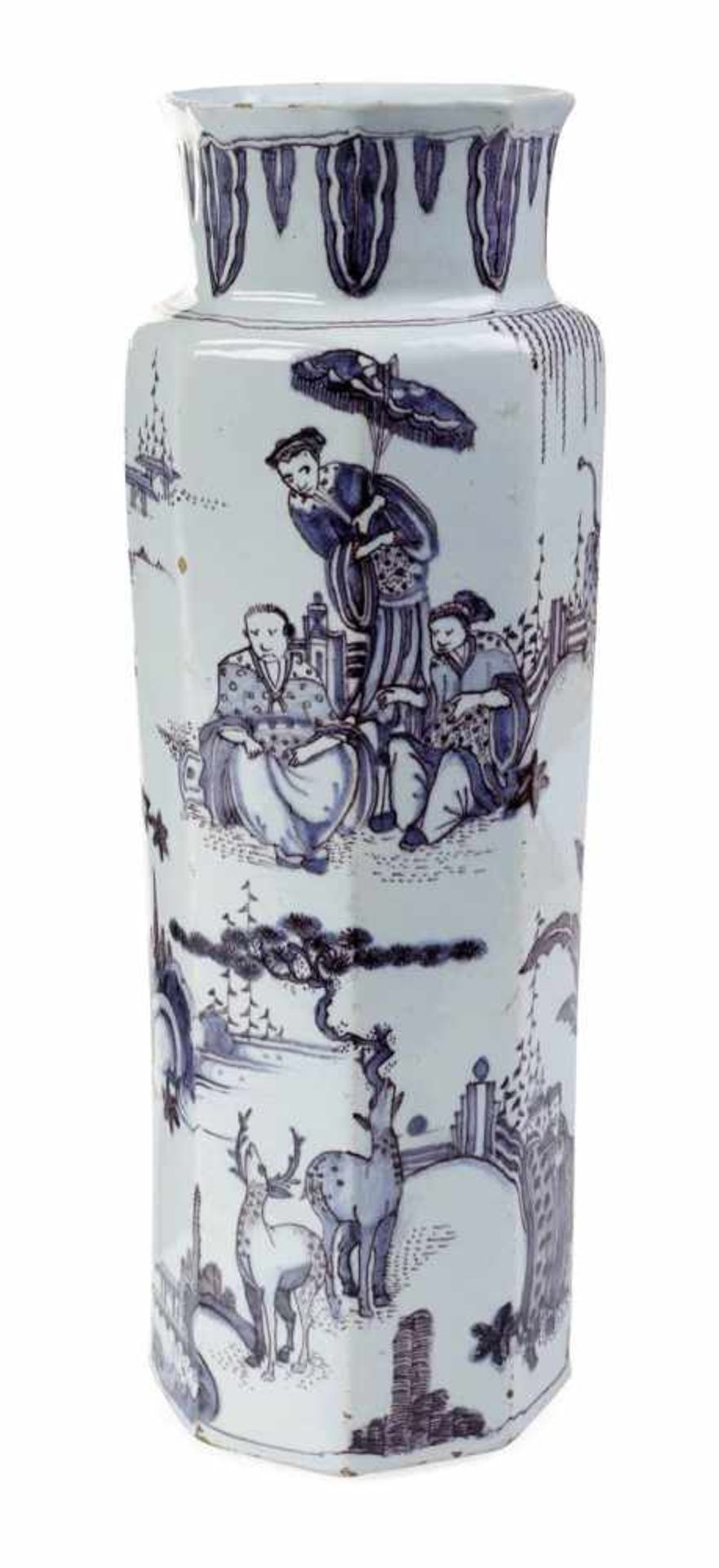 Vase mit ChinoiseriedekorNevers, Ende 17. JahrhundertH. 40 cmOktagonale, zylindrische Form mit