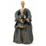 Barocke Prozessionsfigur18. JahrhundertH. 135 cmThronende Maria mit dem Jesusknaben. Holz,