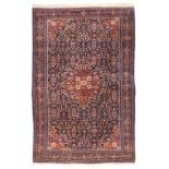 Medaillon-BidjarWestpersien, um 1930196 x 126 cmMin. Alterssp. Insg. gut erhalten.A Bijar rug,