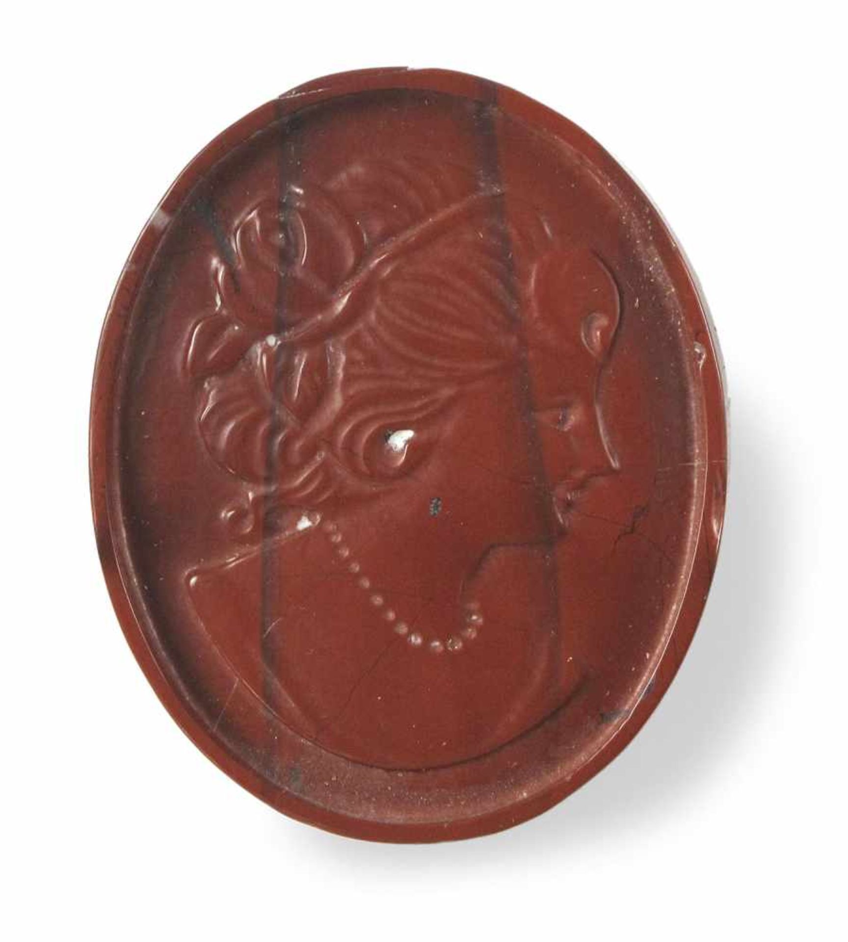 CAMEO AUS JASPIS, BÜSTE EINERFRAU IM RELIEF4,6 X 3,7 CM