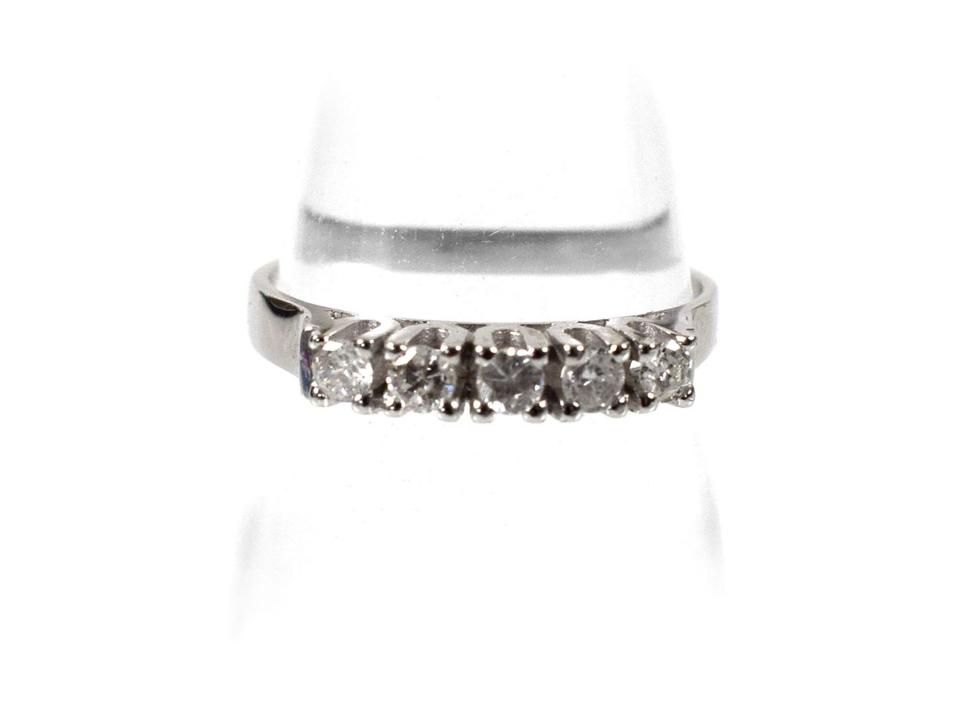 DIAMANT-RING, 585 WG,DIAMANTEN ZUS.CA. 0,4 CT.