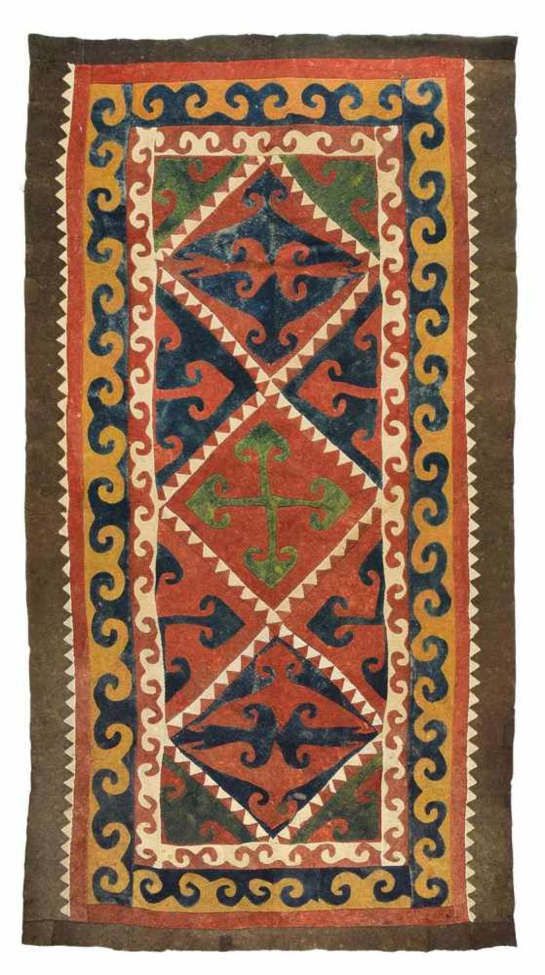 FilzteppichUsbekistan, 19. Jahrhundert350 x 185 cmUrwüchsiger Bodenteppich aus zusammengenähten
