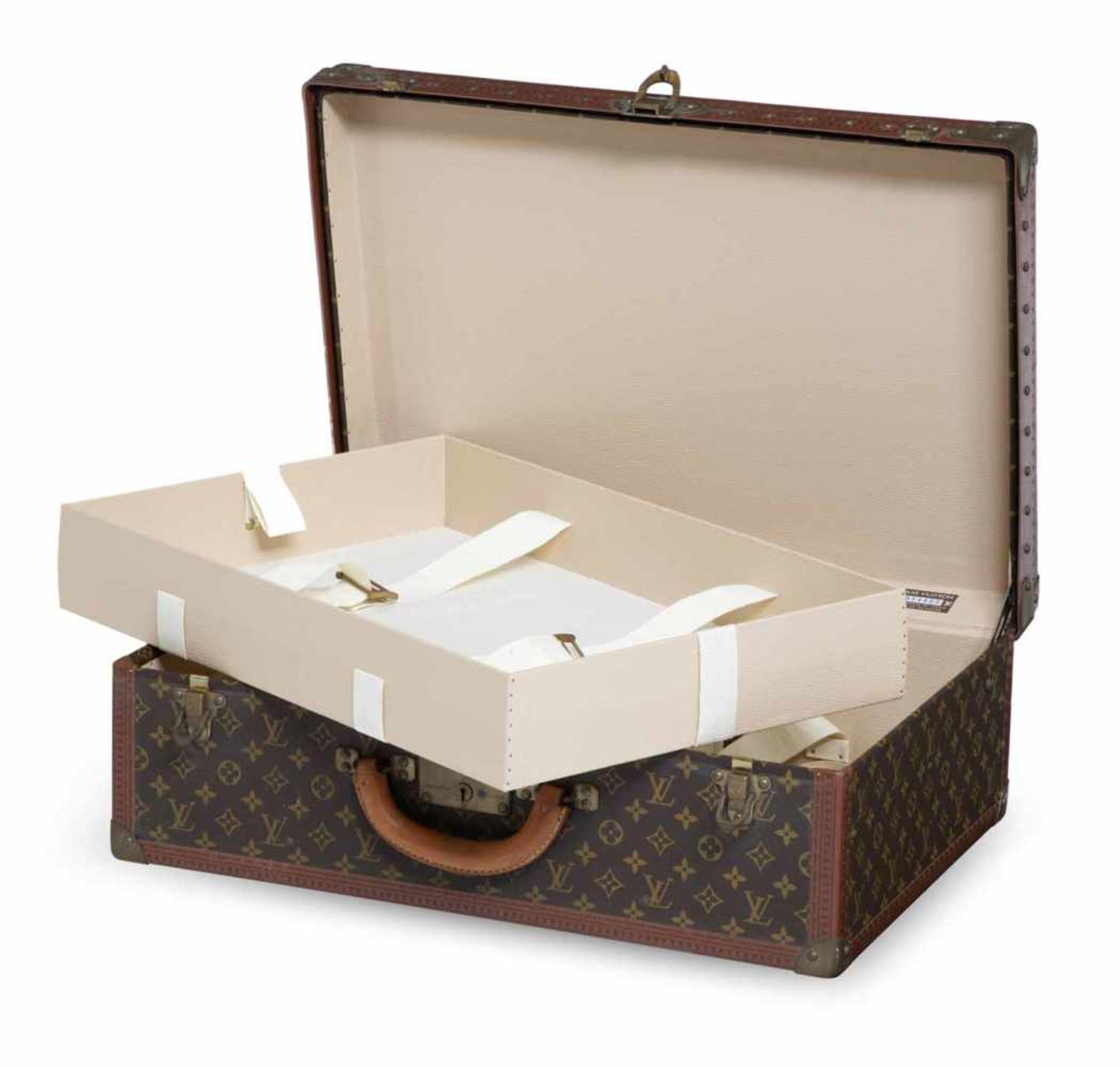 Reisekoffer Louis Vuitton, ParisSeriennummer 91449922x60x42 cmAufklappbar mit Innenfach. Monogram