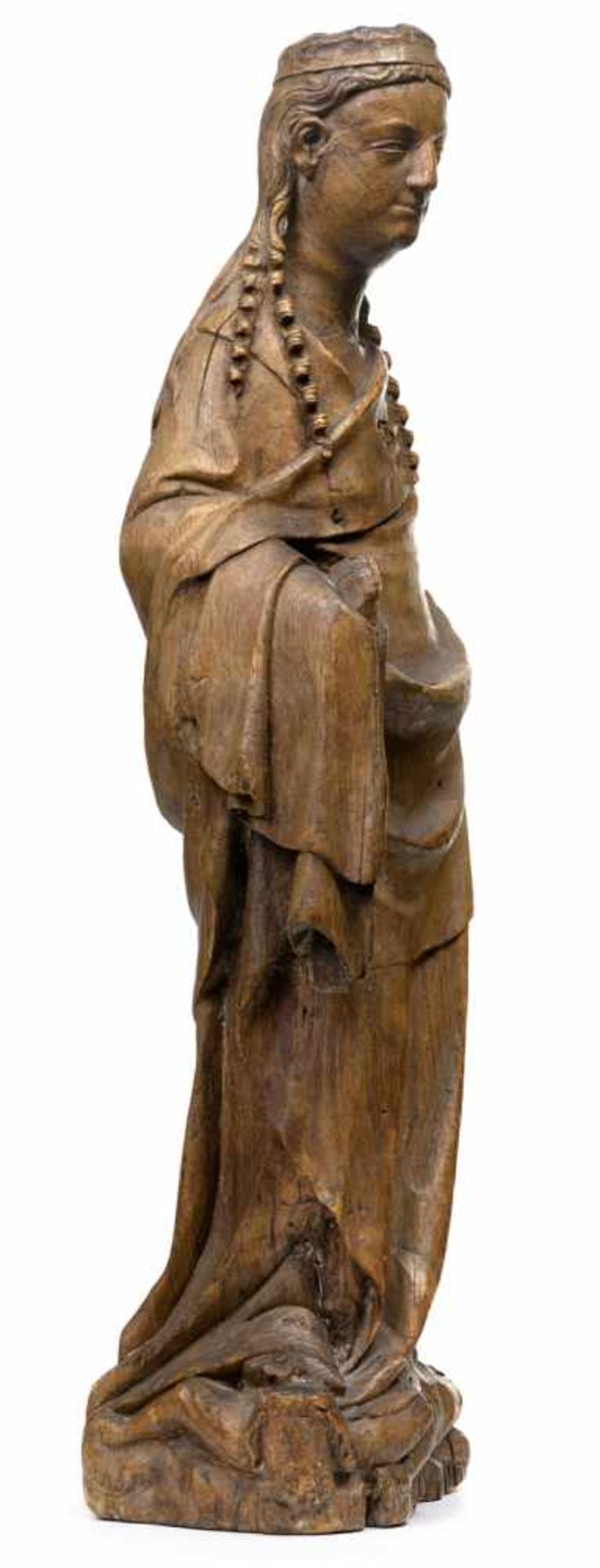 Heilige KatharinaRheinisch, 14. JahrhundertH. 53 cmStehende Heilige, den Kopf leicht nach rechts - Bild 2 aus 7