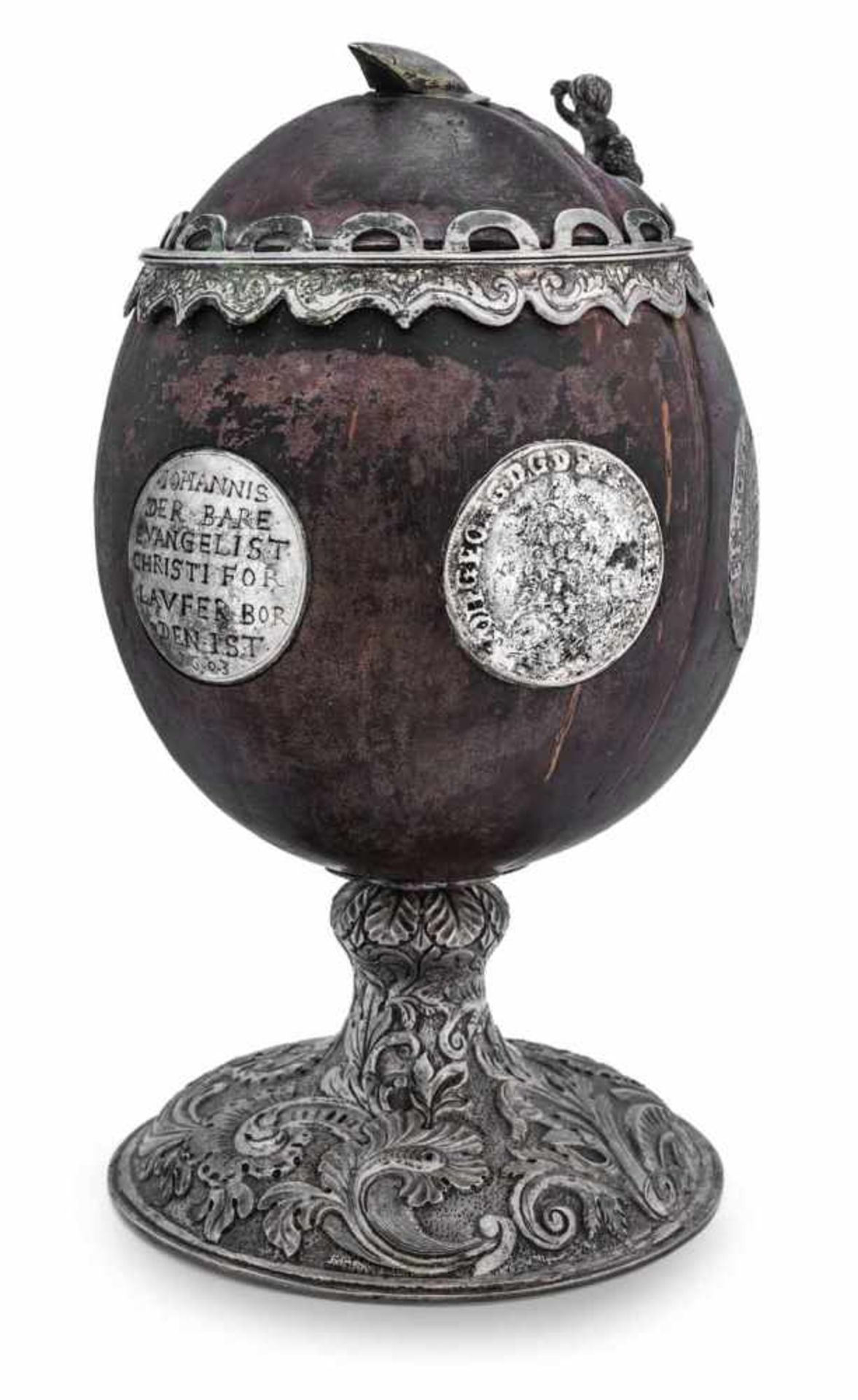 KokosnusspokalDeutsch, 17./18. JahrhundertH. 19 cmBarocker Silberfuß und Randmontierung mit