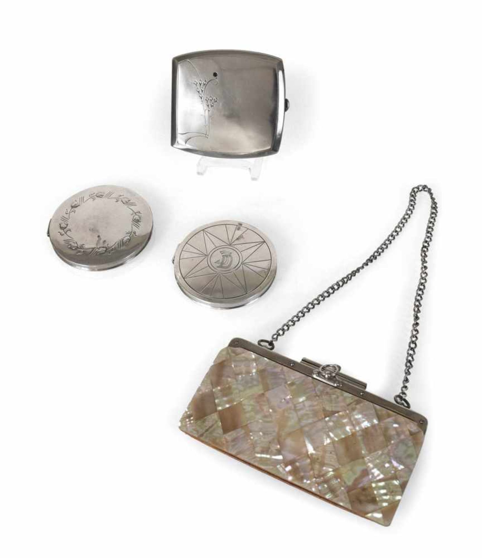 2 PUDERDOSEN+ZIGARETTENETUI,SILBER,HANDTASCHE MIT PERLMUTTD. 8/L. 15 CM- - -33.00 % buyer's