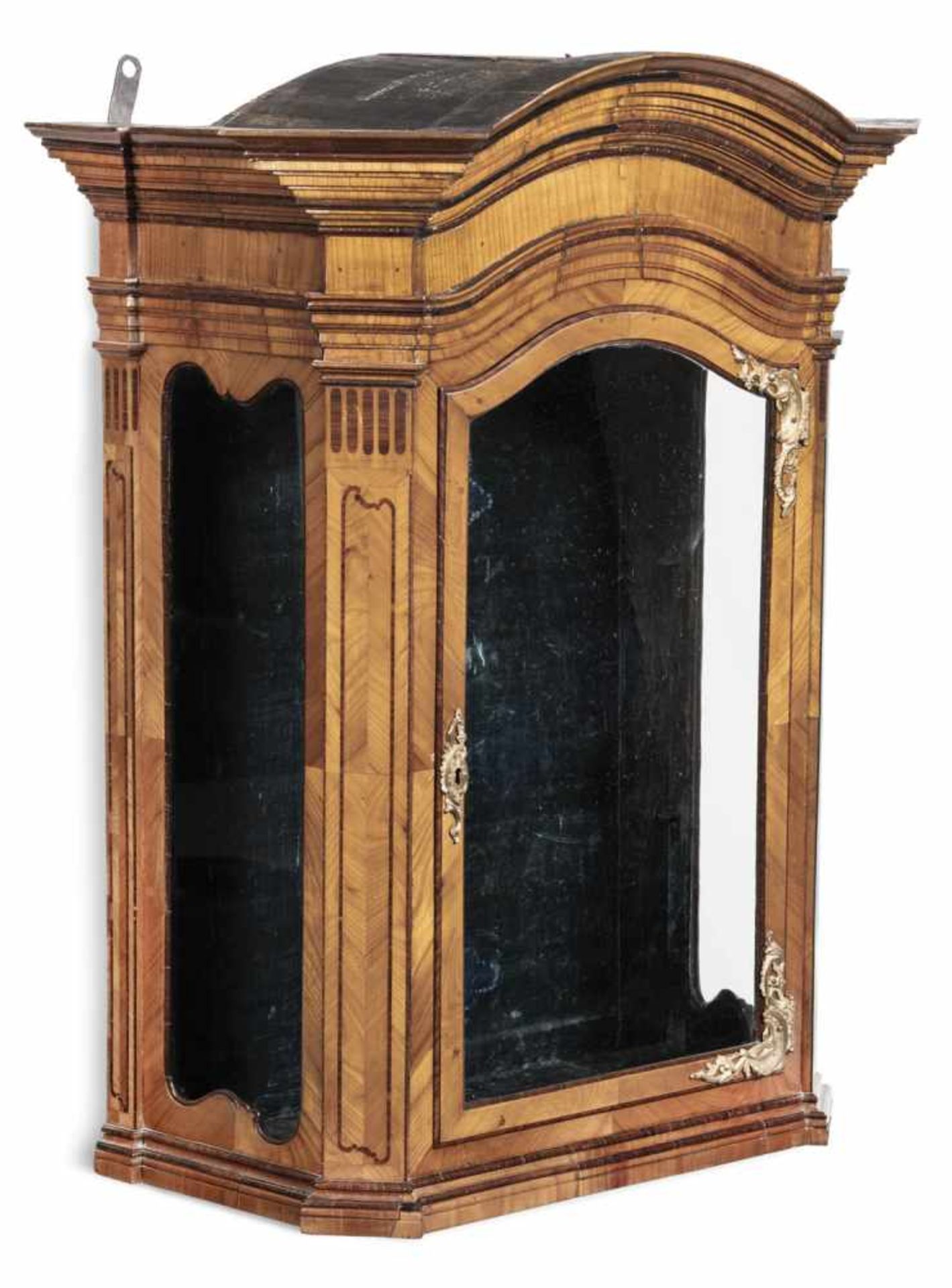 HÄNGEVITRINE, 18. JAHRHUNDERTNUSSBAUM, MESSINGZIERRAT107X90X46 CM- - -33.00 % buyer's premium on the - Bild 2 aus 6