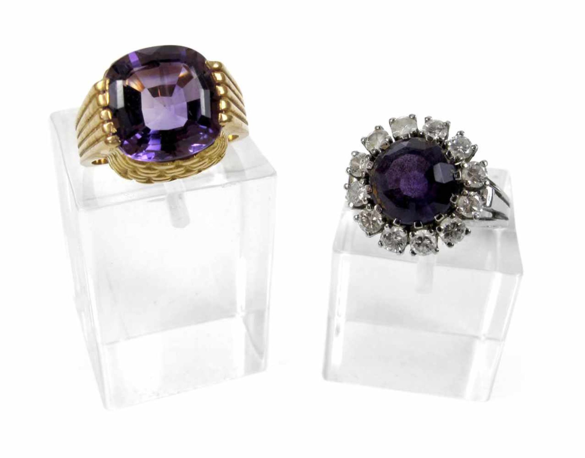 2 RINGE, 1950ER/60ER JRE, 585GG/WG,AMETHYSTE/DIAMANTEN U.A.- - -33.00 % buyer's premium on the