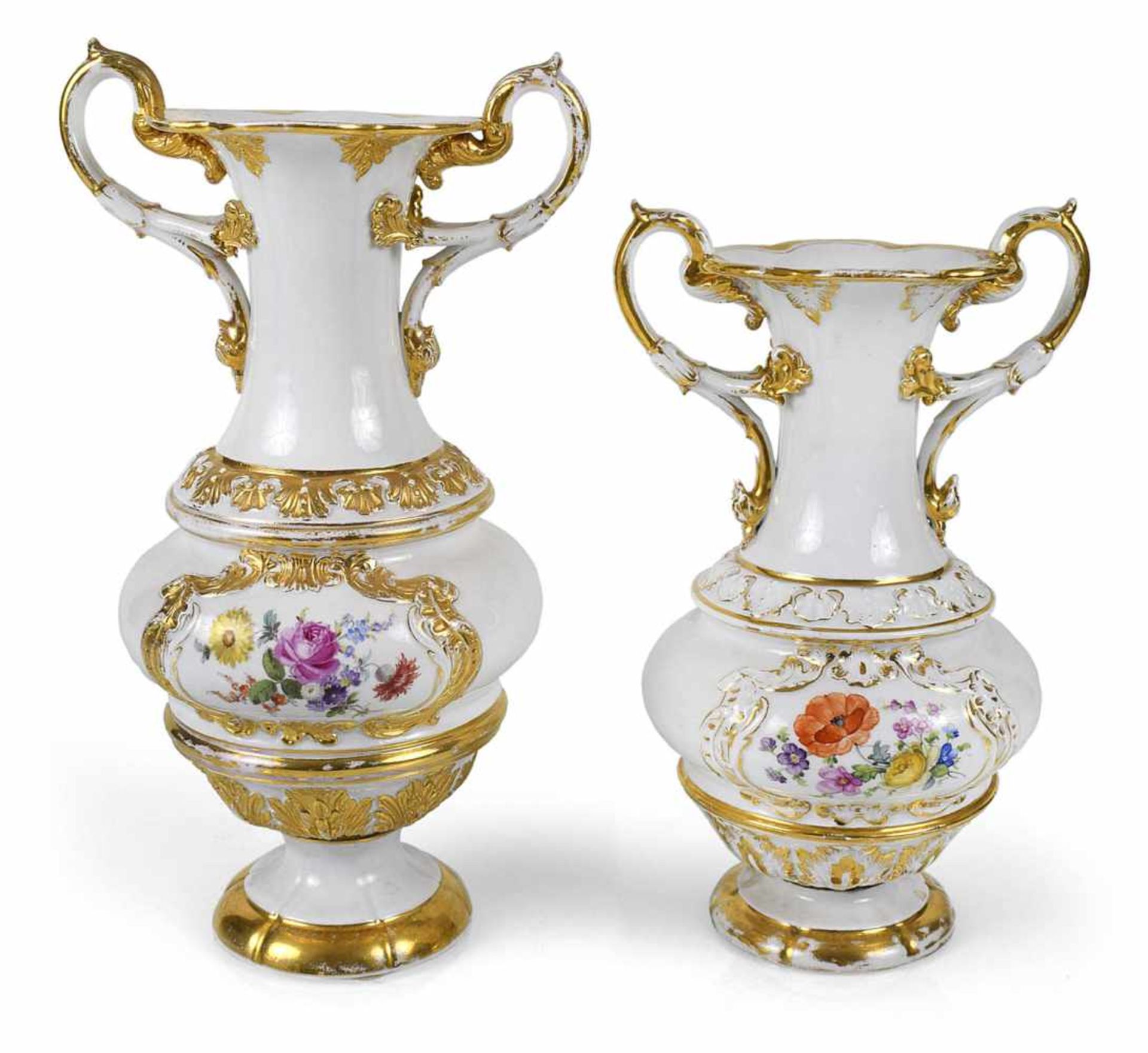 2 VASEN, MEISSEN, 19. JH.BLUMENMALEREI, GOLDDEKORH. 30,5/35,5 CM- - -33.00 % buyer's premium on