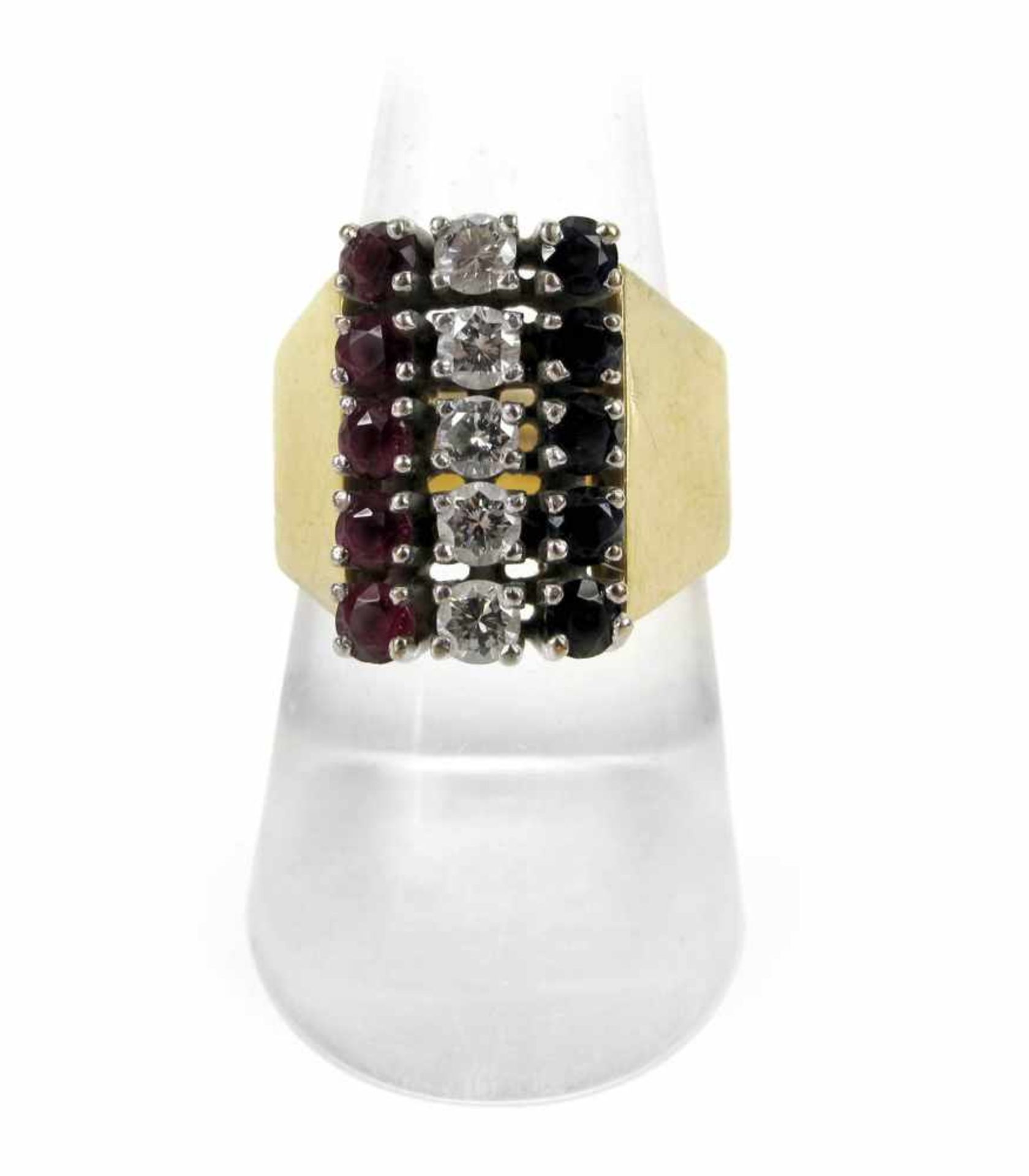 RING MIT SAPHIREN, DIAMANTEN,RUBINEN, 750 GG, CA. 18 GR.- - -33.00 % buyer's premium on the hammer