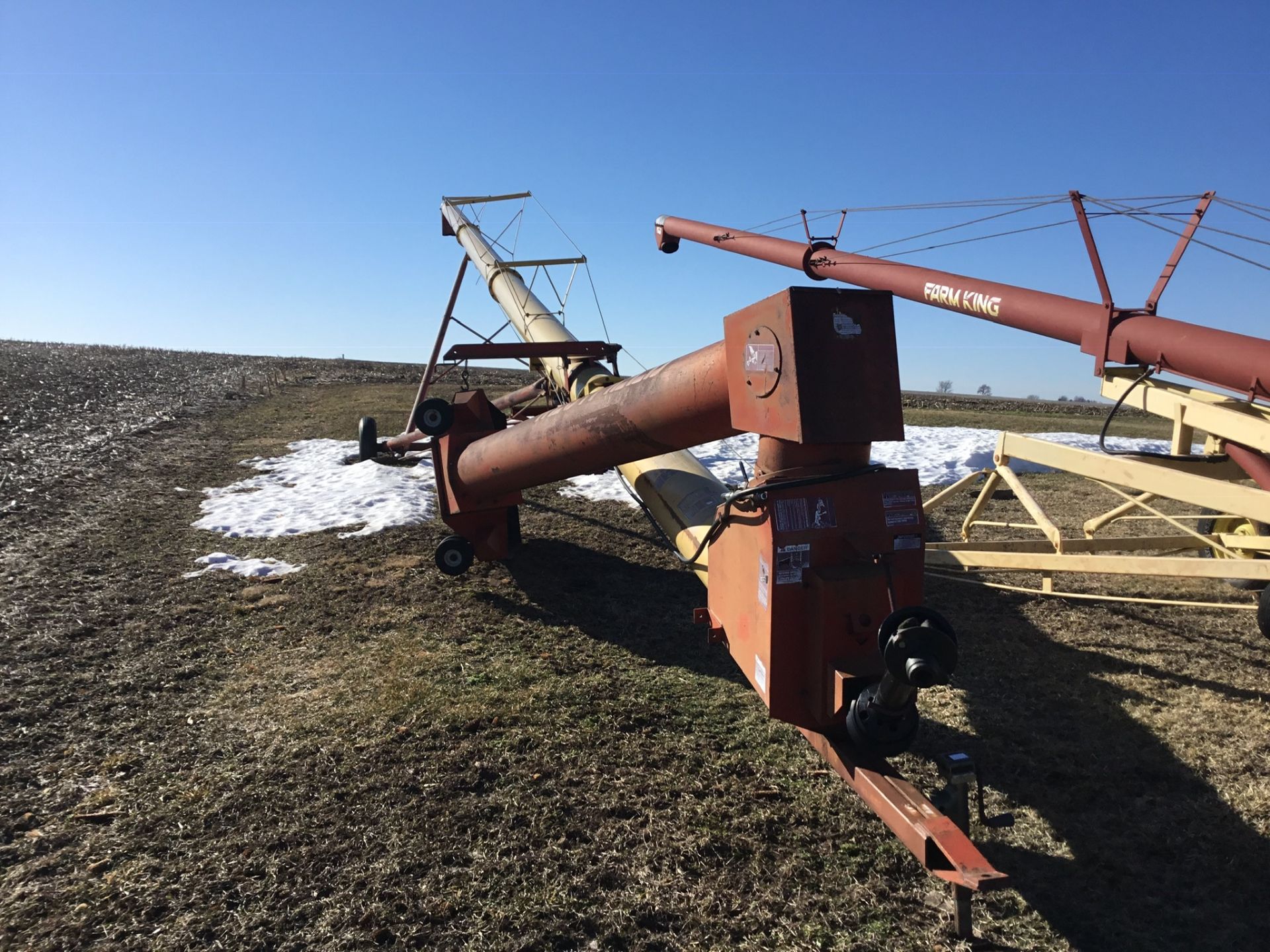 Westfield 13x71 Swing Away Auger, Hydraulic Lift