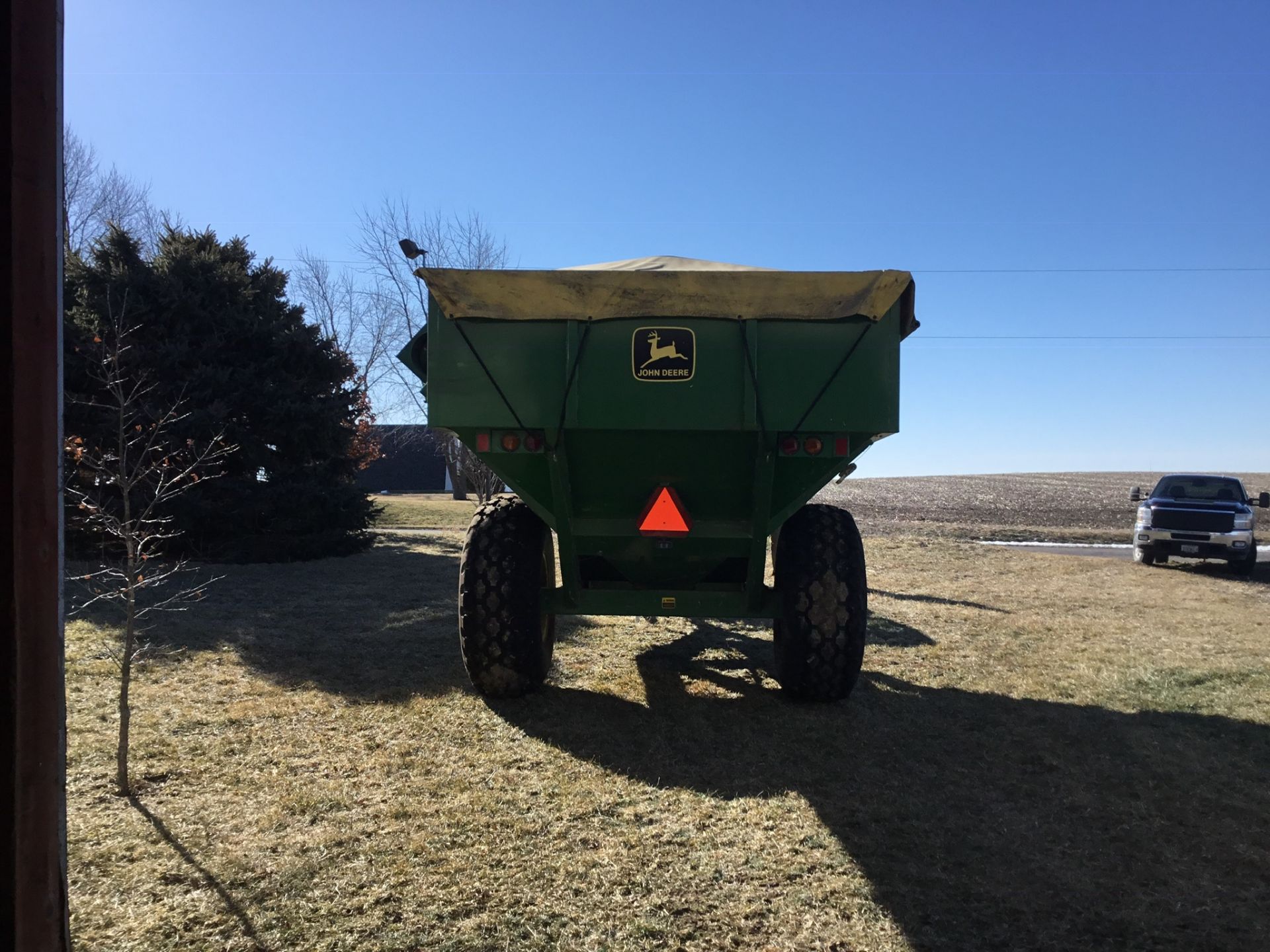 JD 500 Auger Cart w/Tarp, 1,000 PTO, Brand New Tires, Serial #AO500X011247 - Image 4 of 7