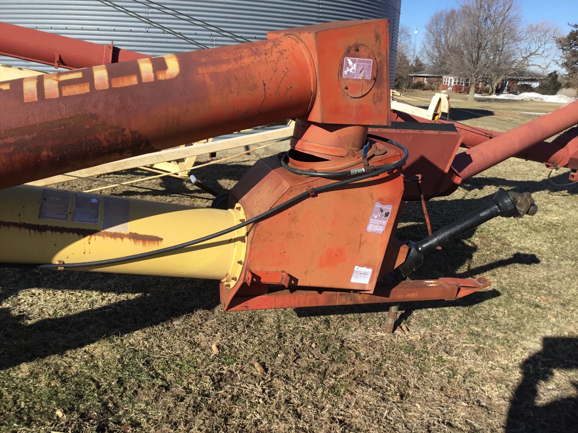 Westfield 13x71 Swing Away Auger, Hydraulic Lift - Image 4 of 5