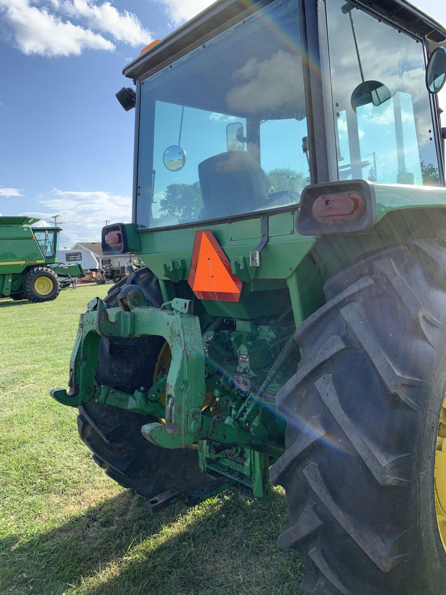 1977 JD 4230 Quad Range Trans. Cab AC/Heat, Hub Mount Duals, New Rear Tires, Serial #036439R - Bild 4 aus 5