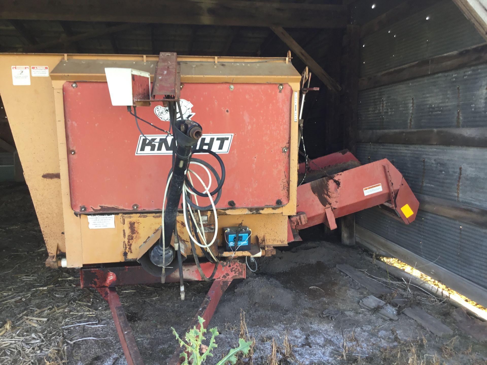 Knight Reel Auggie 2300 Auger Wagon W/Scales, New Augers, New Poly - Bild 3 aus 7