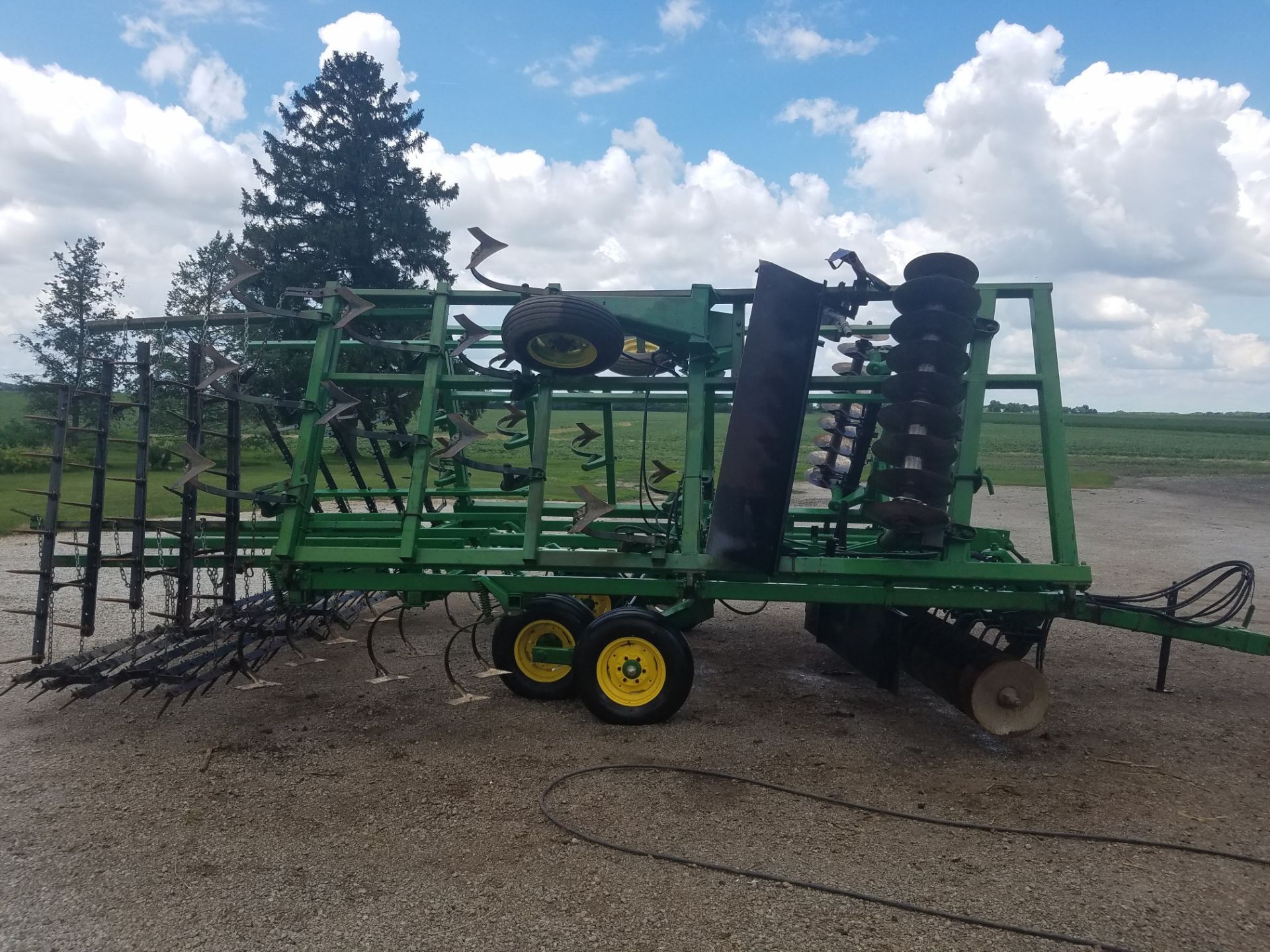 JD 722 24Ft. Soil Finisher, 5 Bar Harrow, Newer Sweeps, Serial #00722X0010685