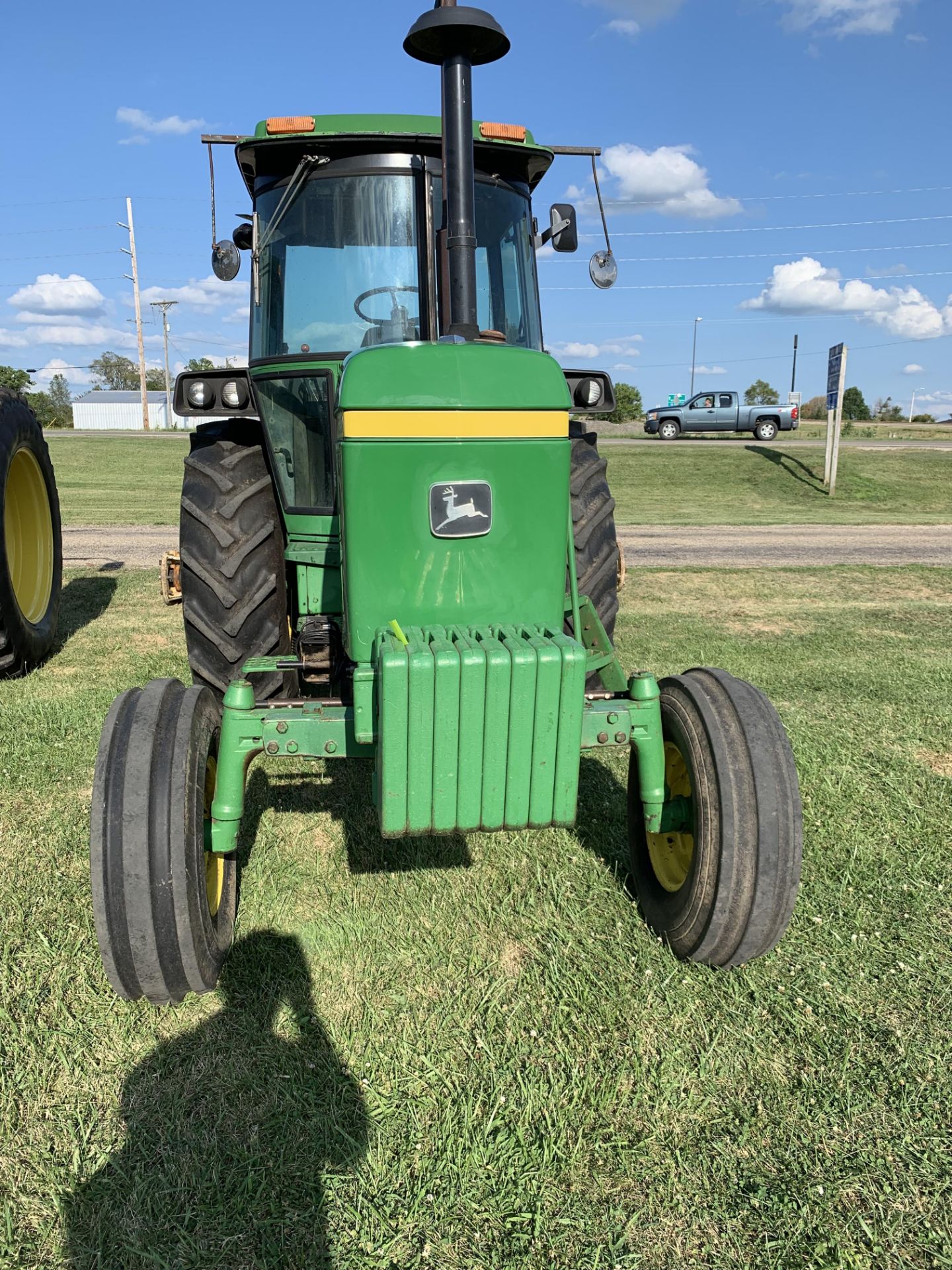 1977 JD 4230 Quad Range Trans. Cab AC/Heat, Hub Mount Duals, New Rear Tires, Serial #036439R - Bild 2 aus 5