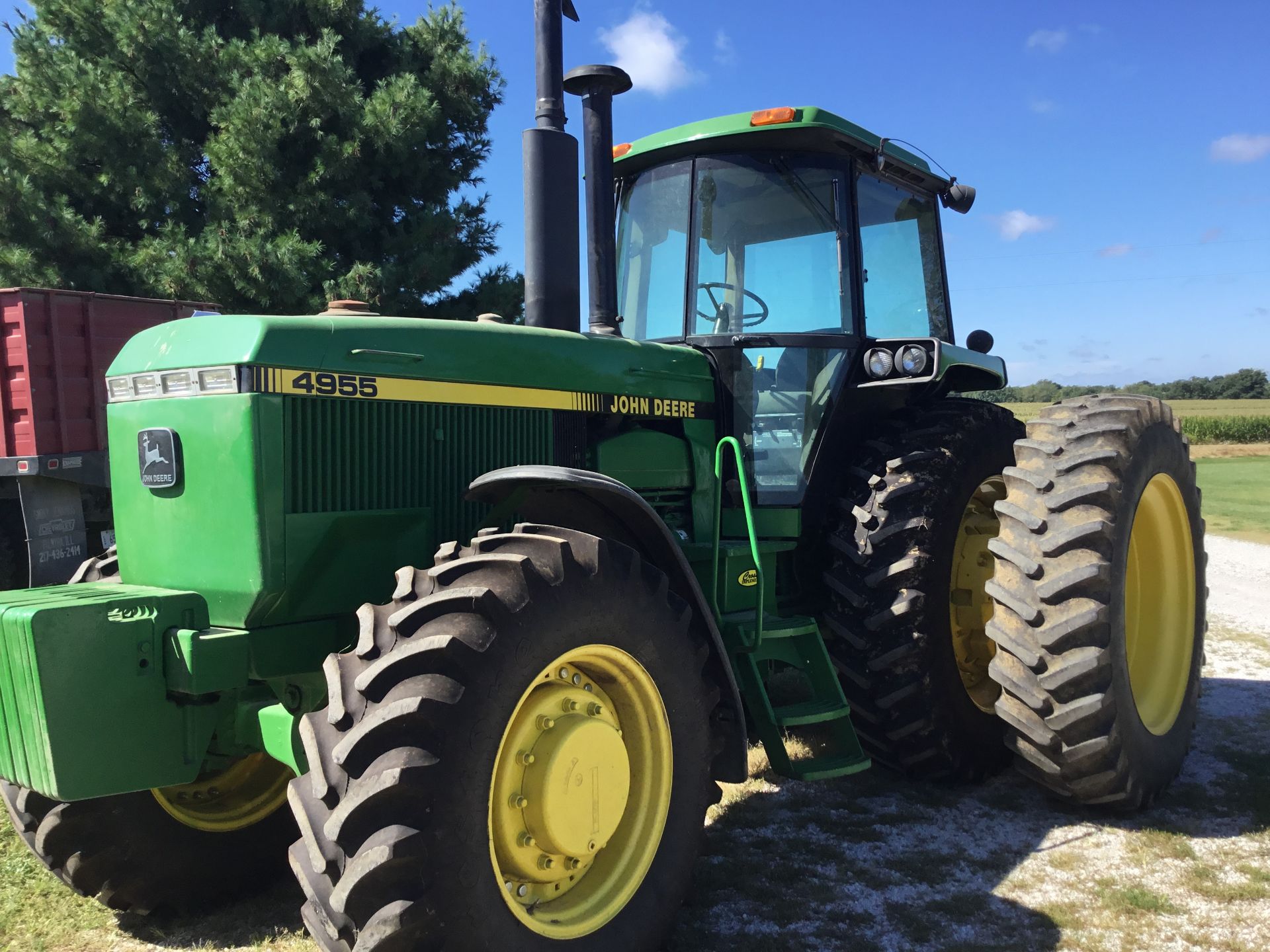 1990 JD 4955 MFWD, 15 Speed Power Shift, 3 Hyd. Remotes, 16 Front Weights, 500# Rear Weights, Hub