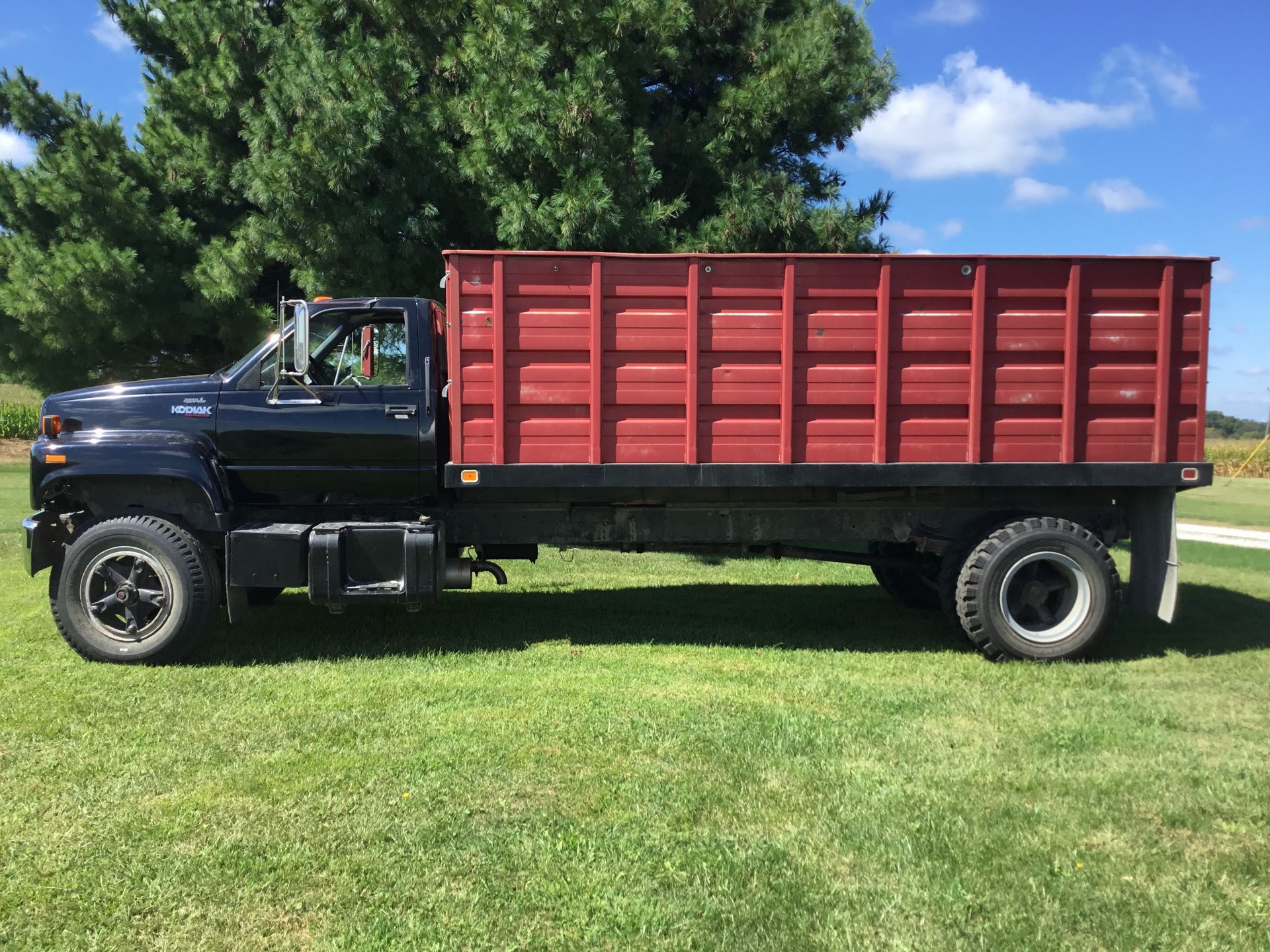 1992 Chevy Kodiak Grain Truck, 427 Gas Motor, 5+2 Treansmission, 16 Ft. Knapheide Grain Bed W/Single