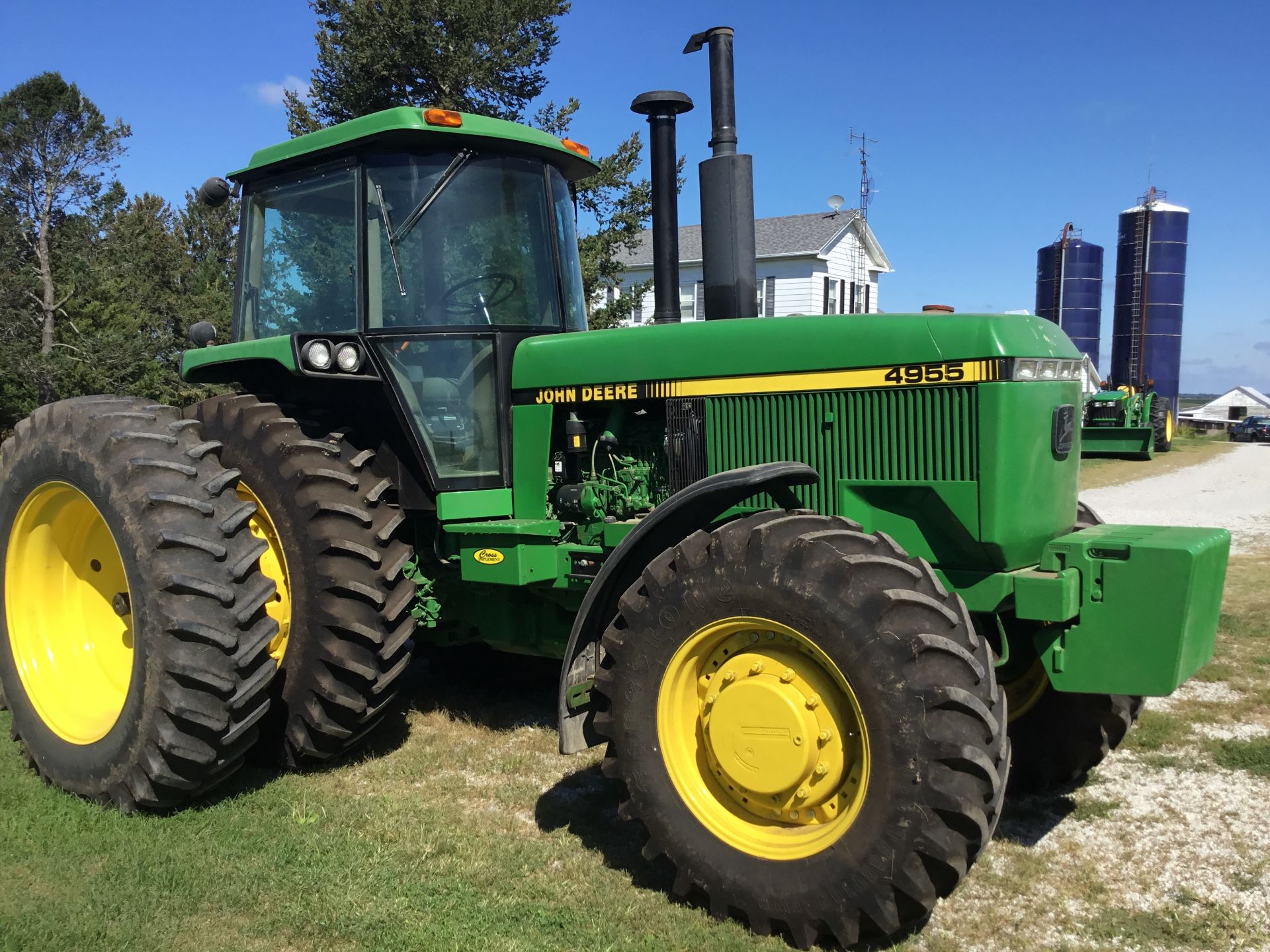 1990 JD 4955 MFWD, 15 Speed Power Shift, 3 Hyd. Remotes, 16 Front Weights, 500# Rear Weights, Hub - Image 8 of 20