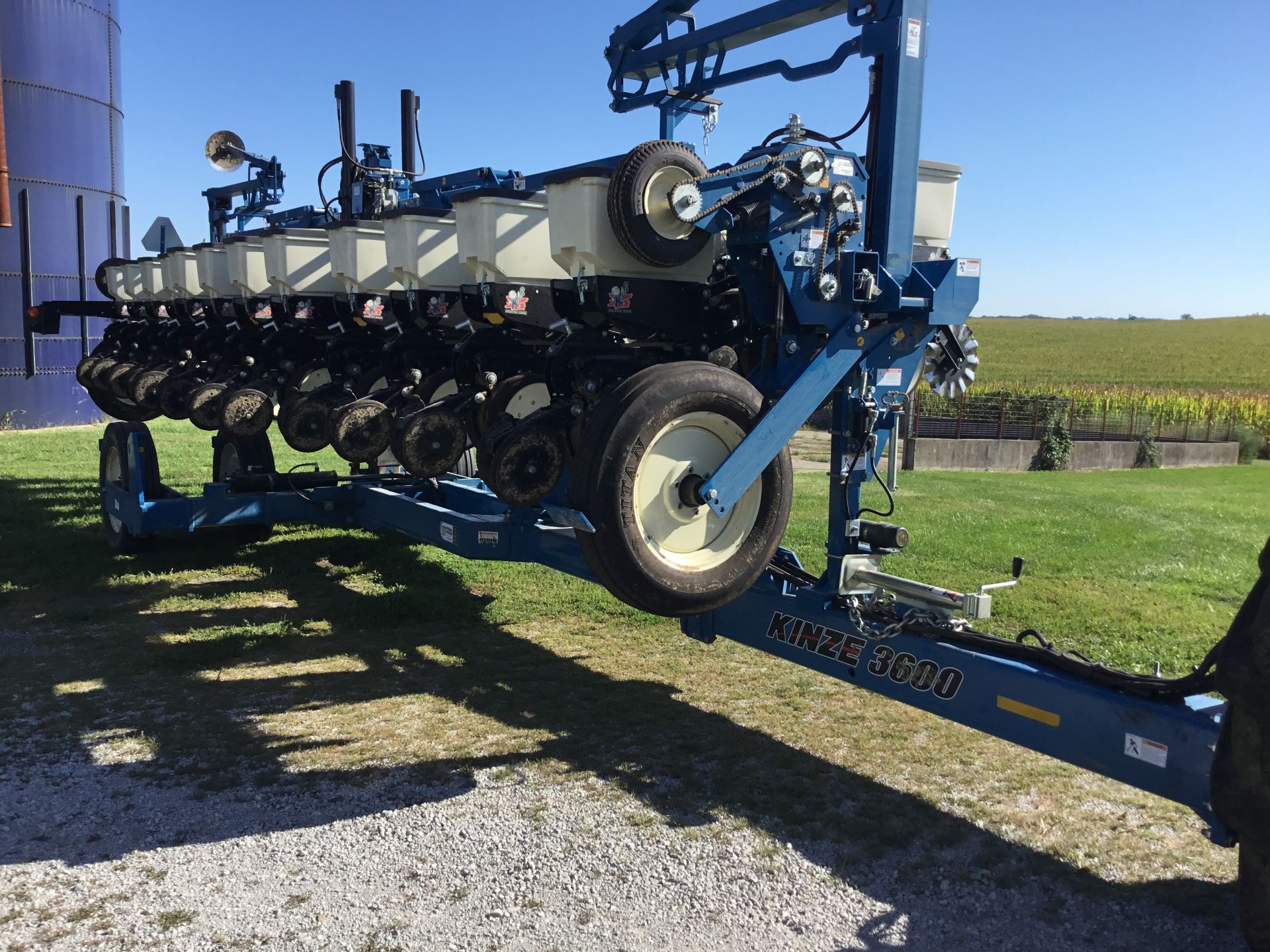 2017 Kinze 3600 12/23, No-Till Coulters, 4 Hvy. Duty Down Pressure Springs, Meter Shaft Speed - Image 6 of 13