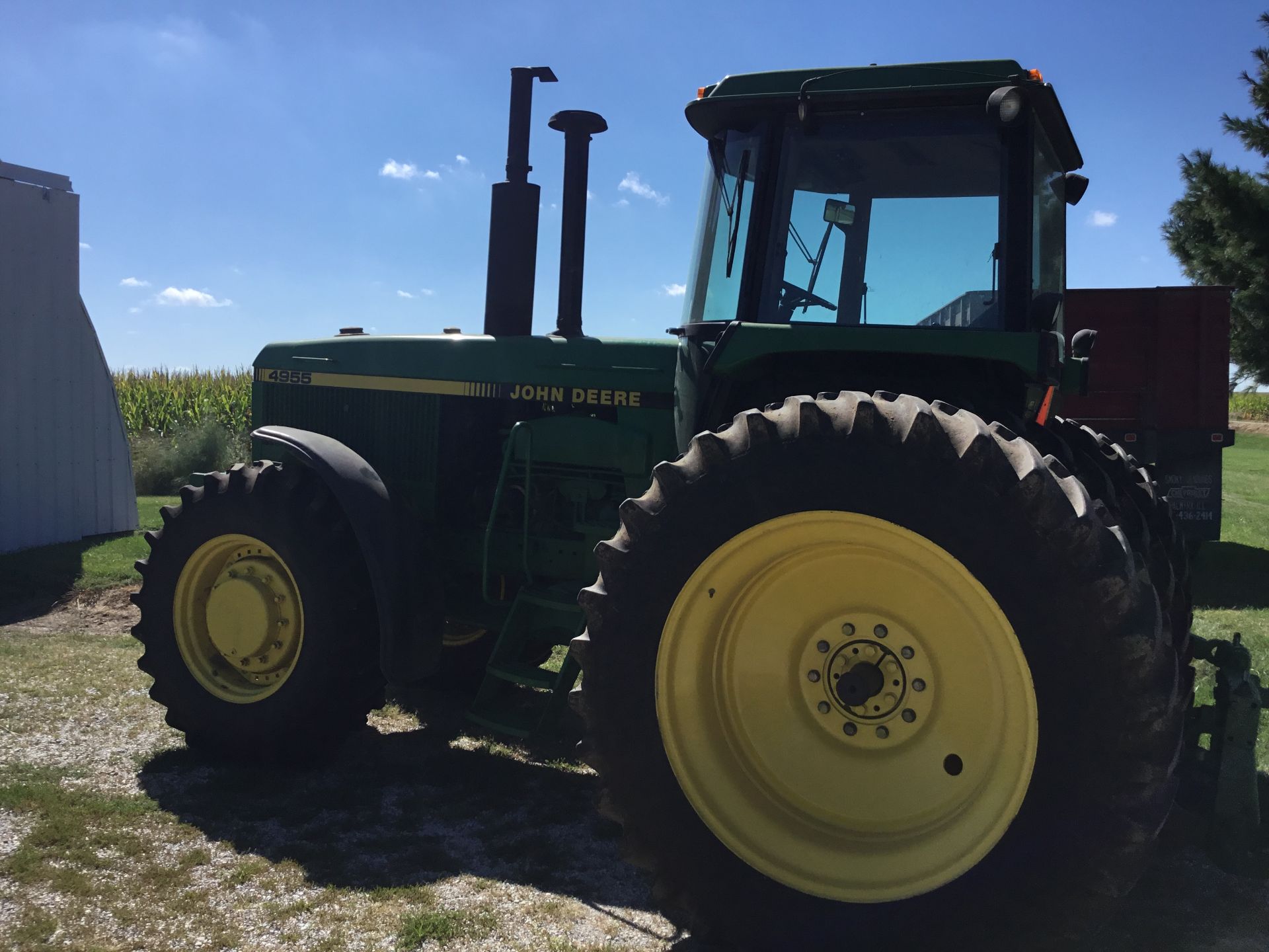 1990 JD 4955 MFWD, 15 Speed Power Shift, 3 Hyd. Remotes, 16 Front Weights, 500# Rear Weights, Hub - Image 12 of 20