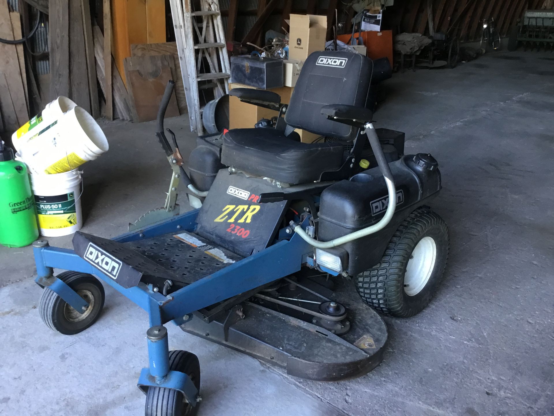 Dixon 2300 PRO ZTR, Zero Turn Mower, 48" Deck, Kohler 19 HP, 925 Hrs. Serial753427