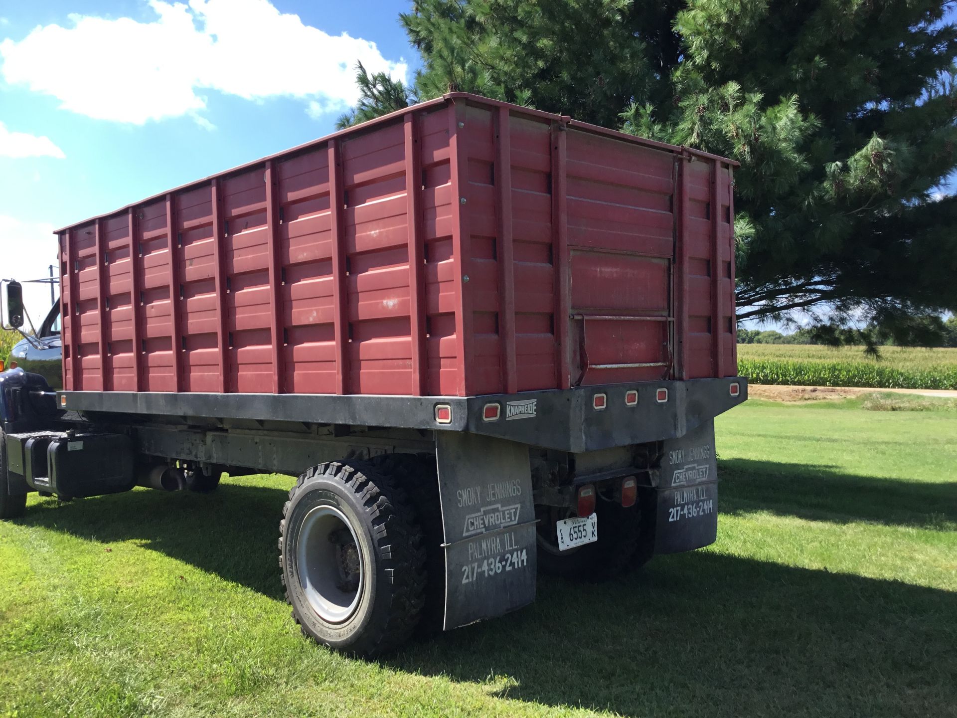 1992 Chevy Kodiak Grain Truck, 427 Gas Motor, 5+2 Treansmission, 16 Ft. Knapheide Grain Bed W/Single - Image 4 of 10