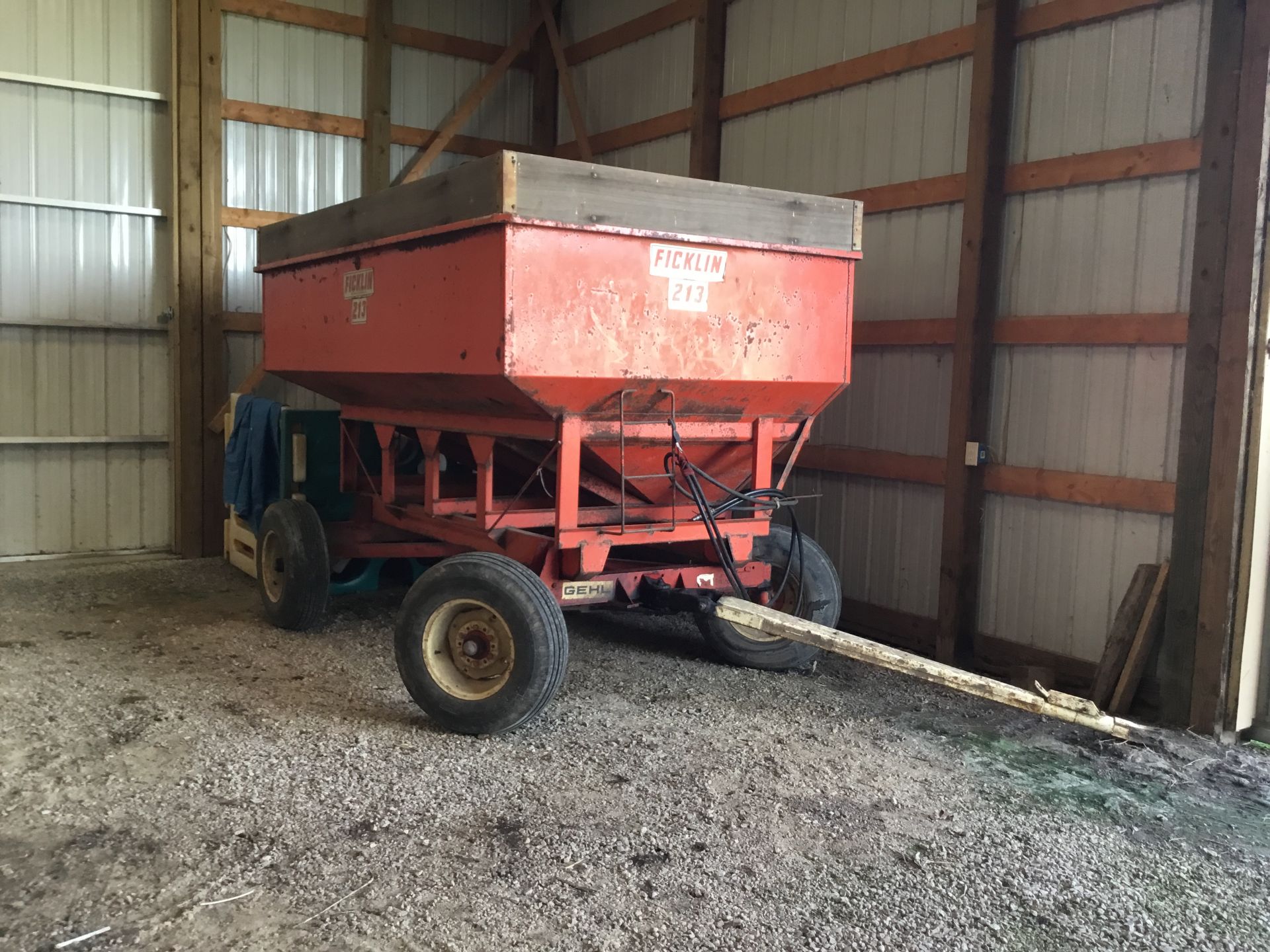 Ficklin 213 Gravity Seed Wagon, W/Gehl 8 Ton Gear, Hyd. Drive Seed Brush Auger