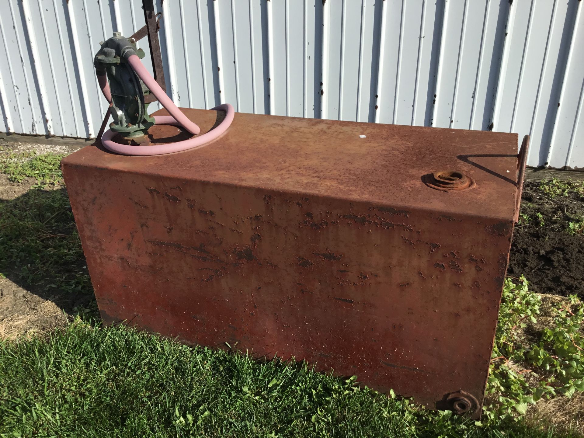 100 Gallon Transfer Fuel Tank W/Hand Pump