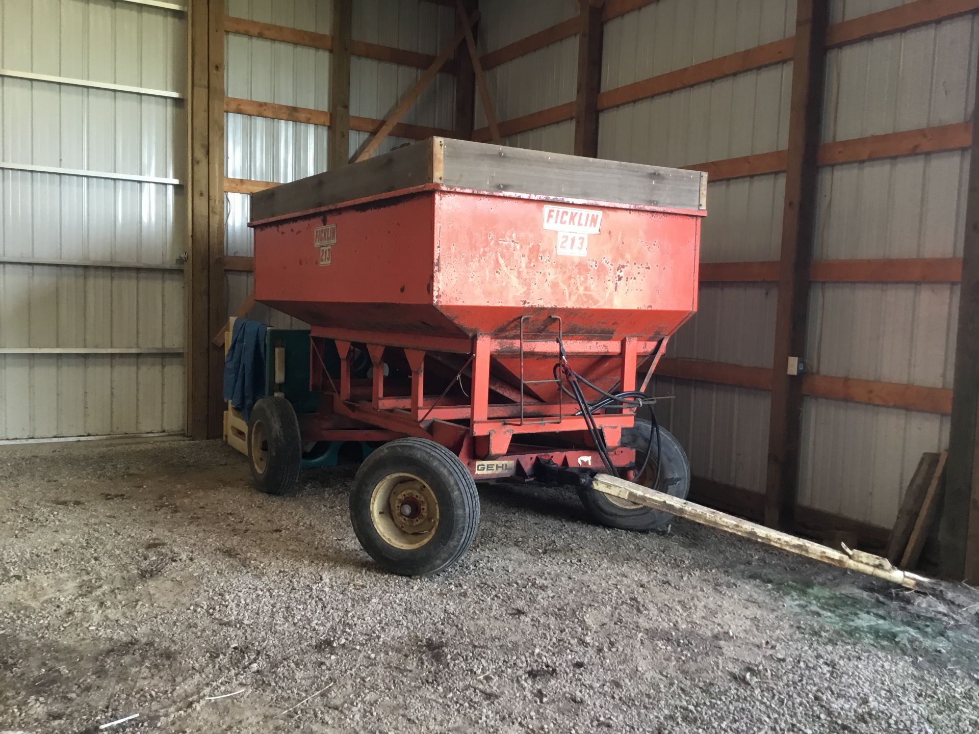 Ficklin 213 Gravity Seed Wagon, W/Gehl 8 Ton Gear, Hyd. Drive Seed Brush Auger - Image 2 of 3