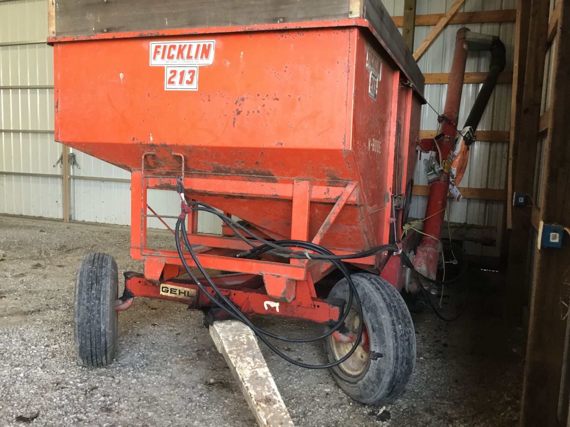 Ficklin 213 Gravity Seed Wagon, W/Gehl 8 Ton Gear, Hyd. Drive Seed Brush Auger - Image 3 of 3