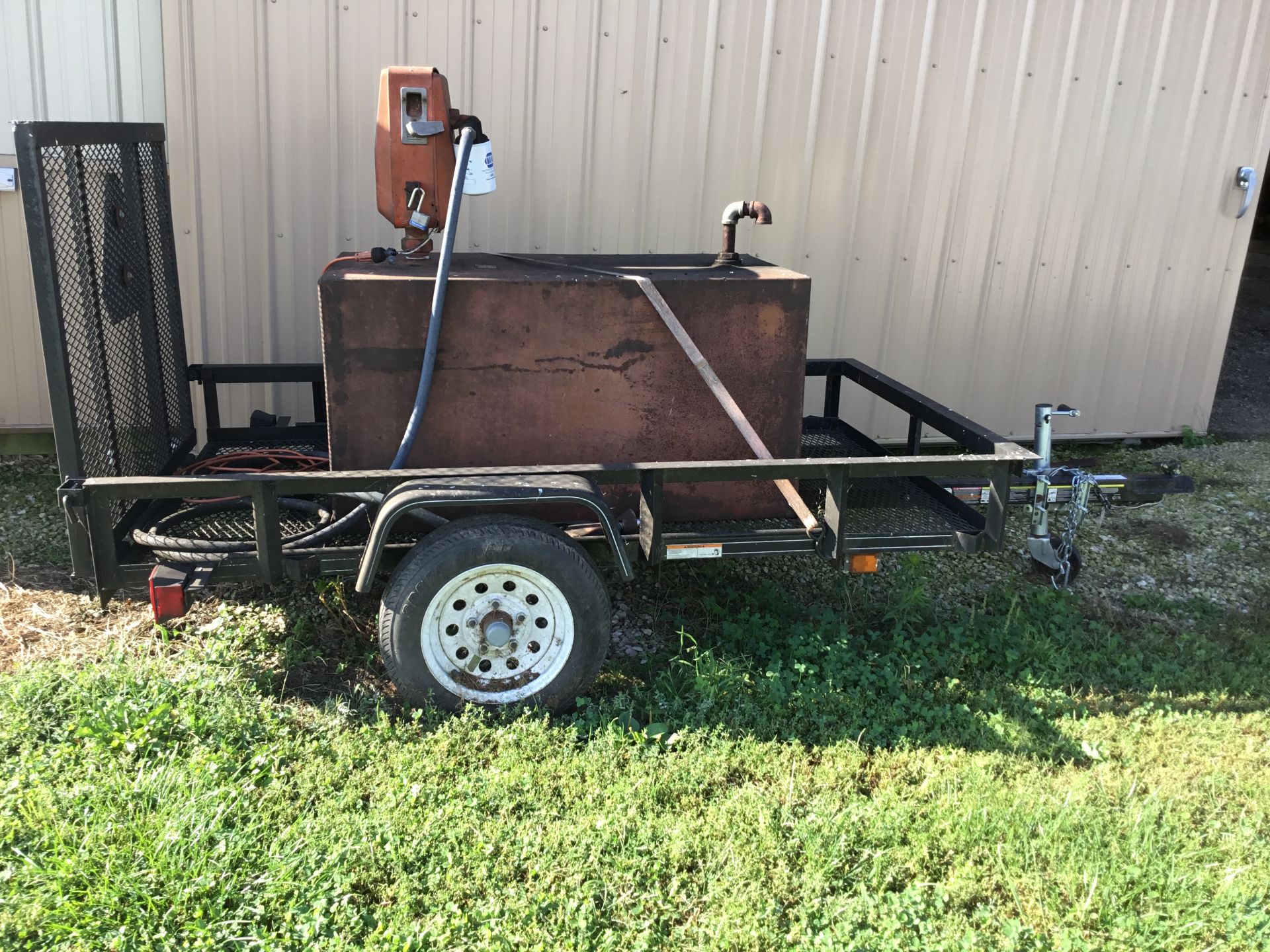 Single Axle Trailer W/100 Gallon Transfer Fuel Tank, 12 V Pump