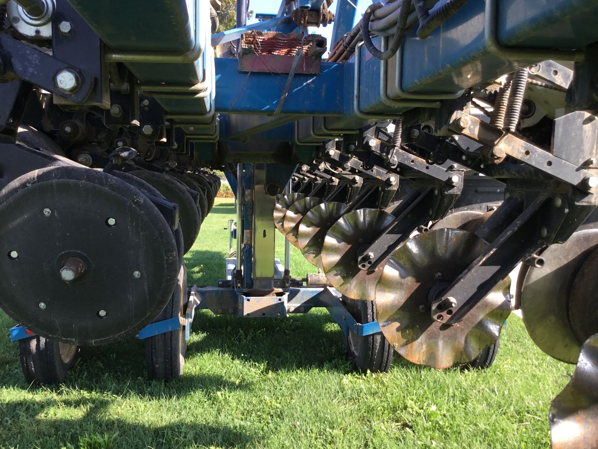 2000 Kinze 3600 12/23, No-Till Coulters, Keeton Seed Firmers, Heavy Duty Down Pressure Springs, - Image 9 of 11