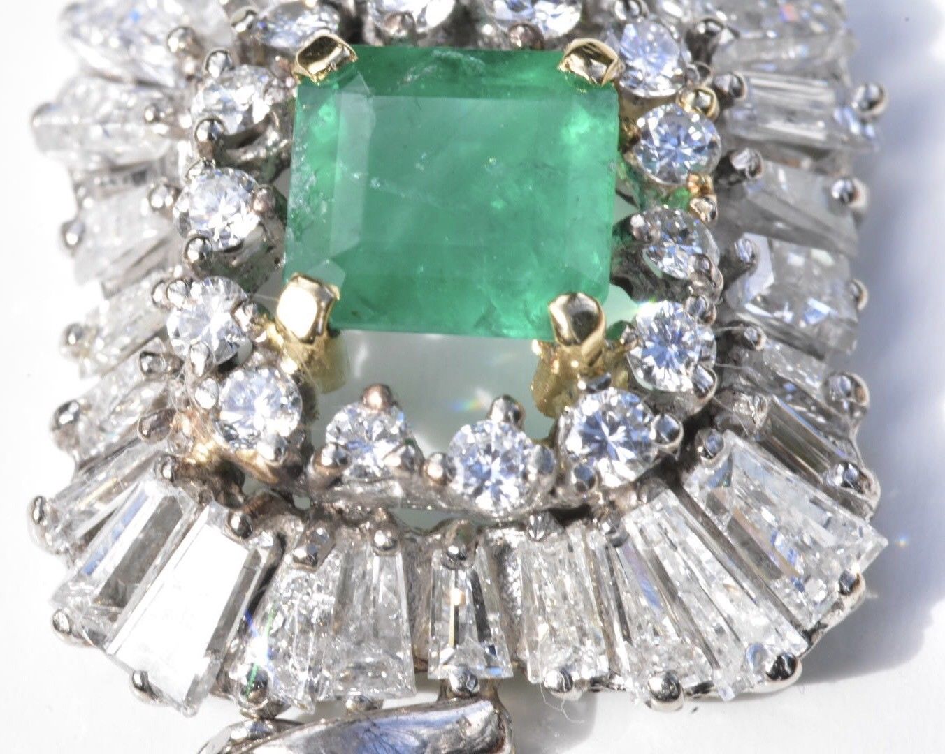 Emerald & Diamond Pendant Necklace 18k - Image 11 of 13