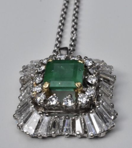 Emerald & Diamond Pendant Necklace 18k - Image 9 of 13