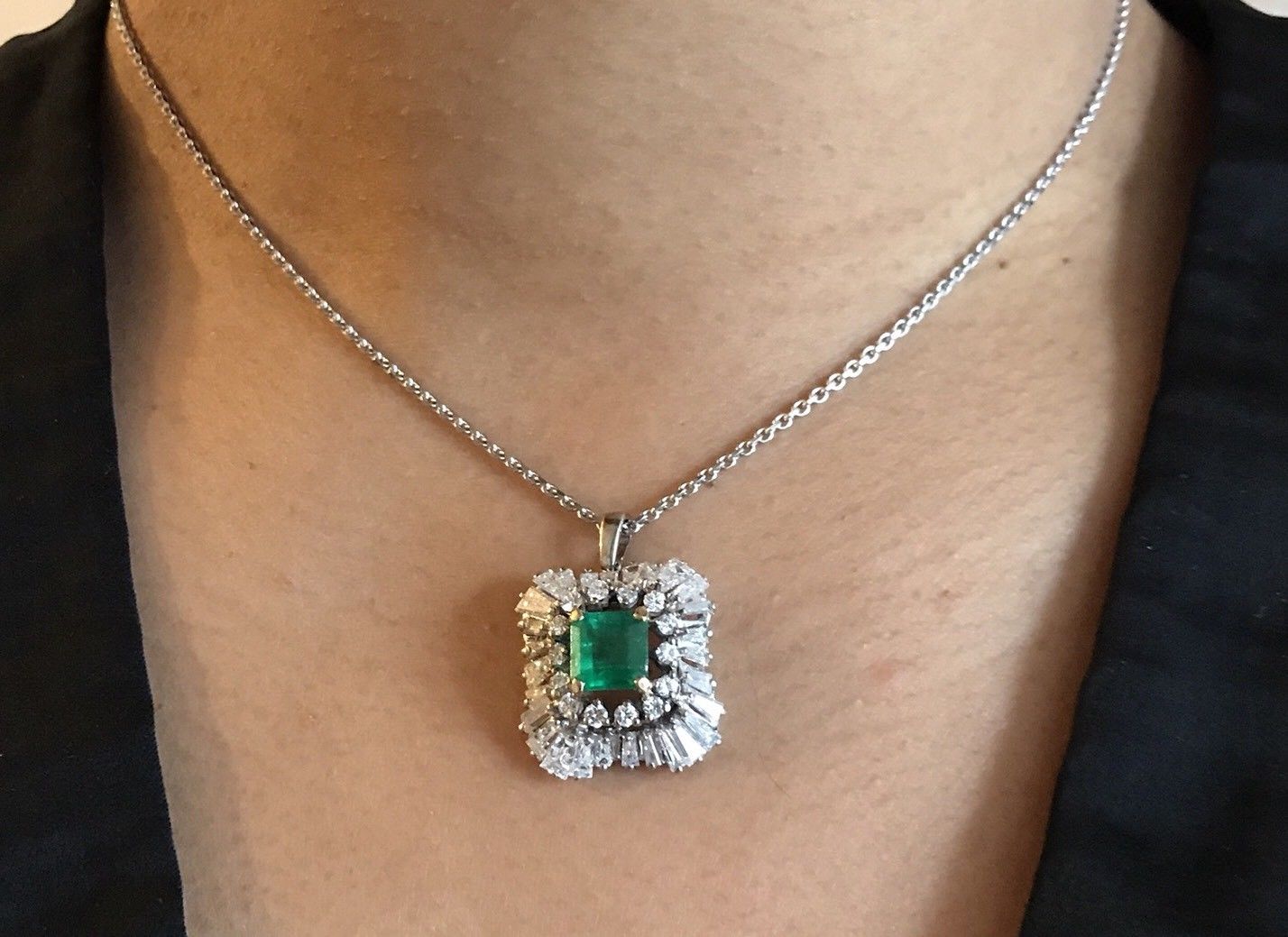 Emerald & Diamond Pendant Necklace 18k - Image 12 of 13