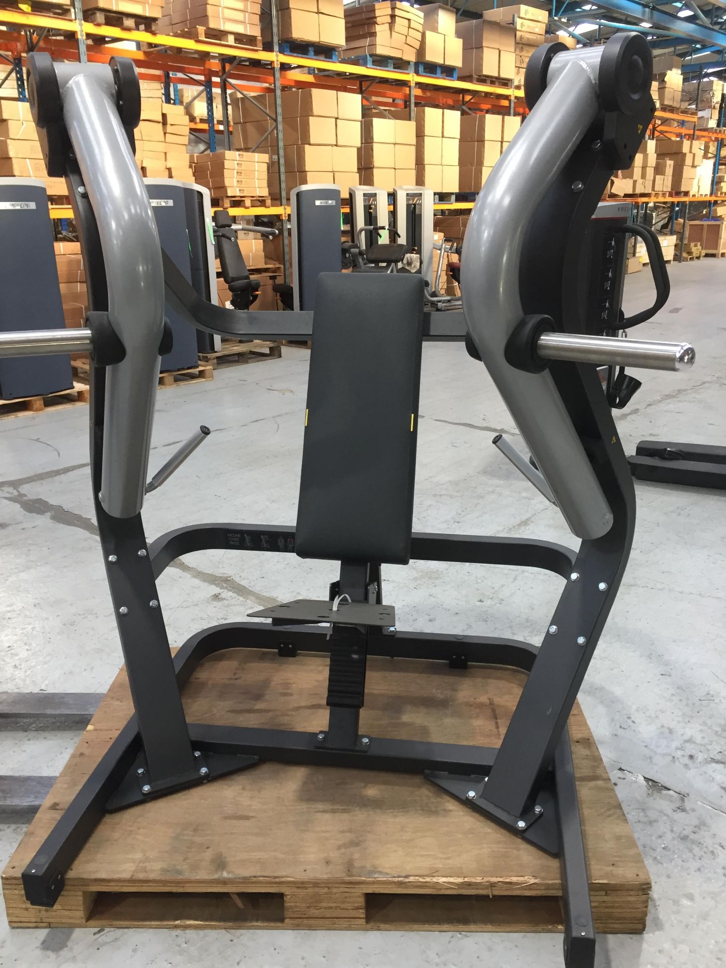 DHZ Evost Plate Loaded Wide Chest (Y910S)