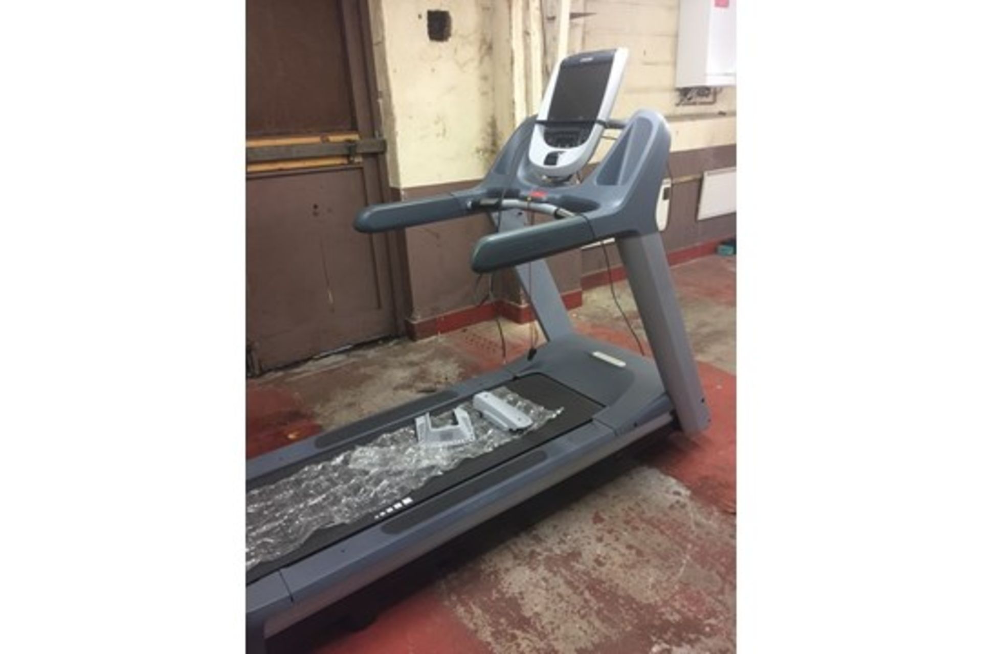 Precor 885 Treadmill