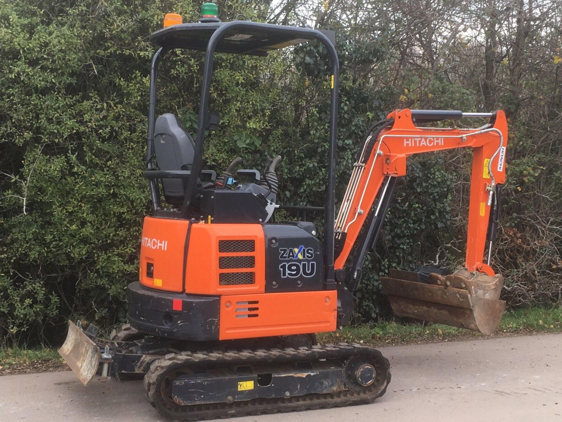 Hitachi 19u Mini Digger 2016 - Image 4 of 6